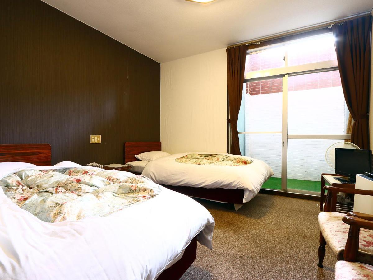 Hotel New Bernina Nagano Exteriör bild