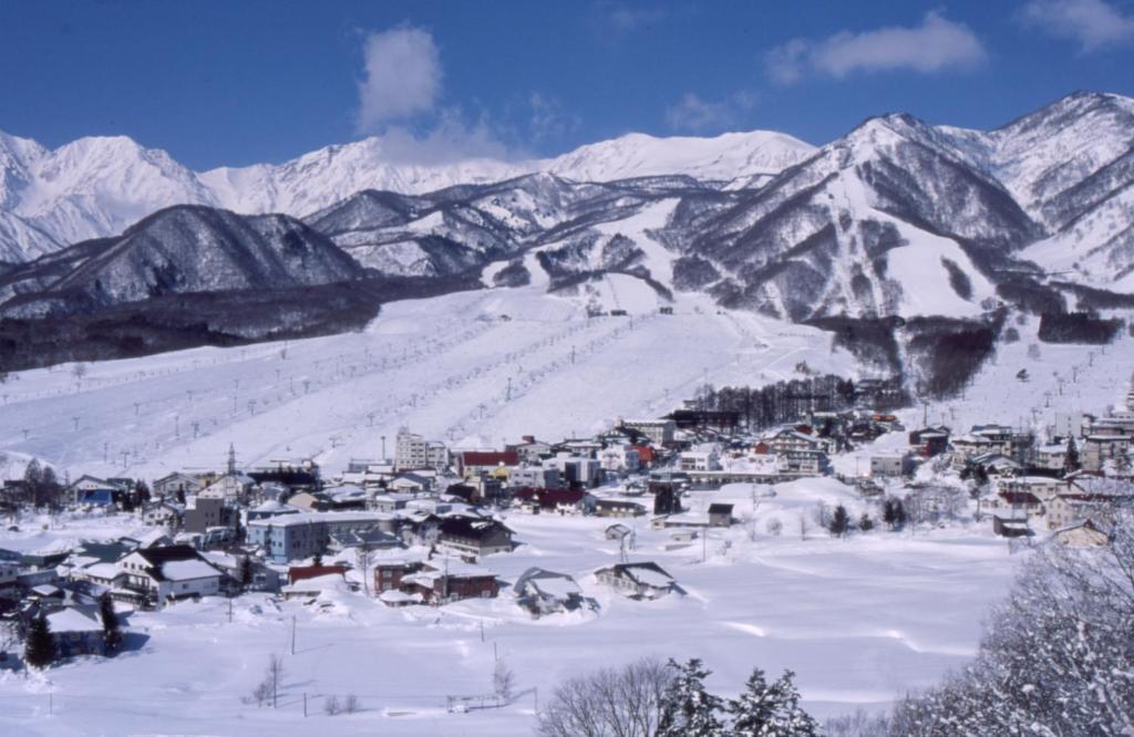 Hotel New Bernina Nagano Exteriör bild